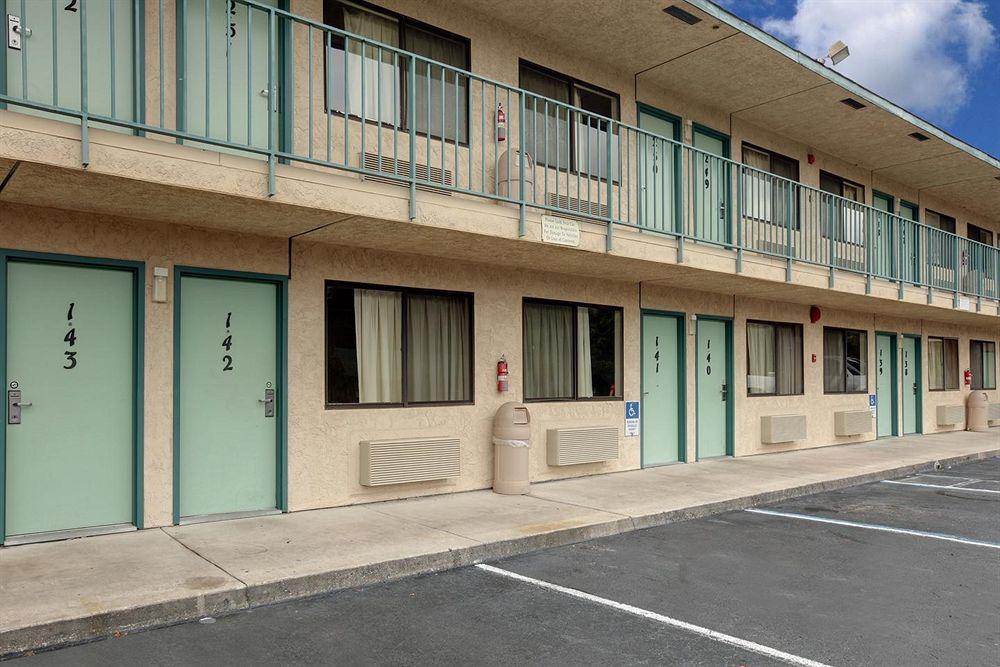 Americas Best Value Inn - Lake City Interior foto